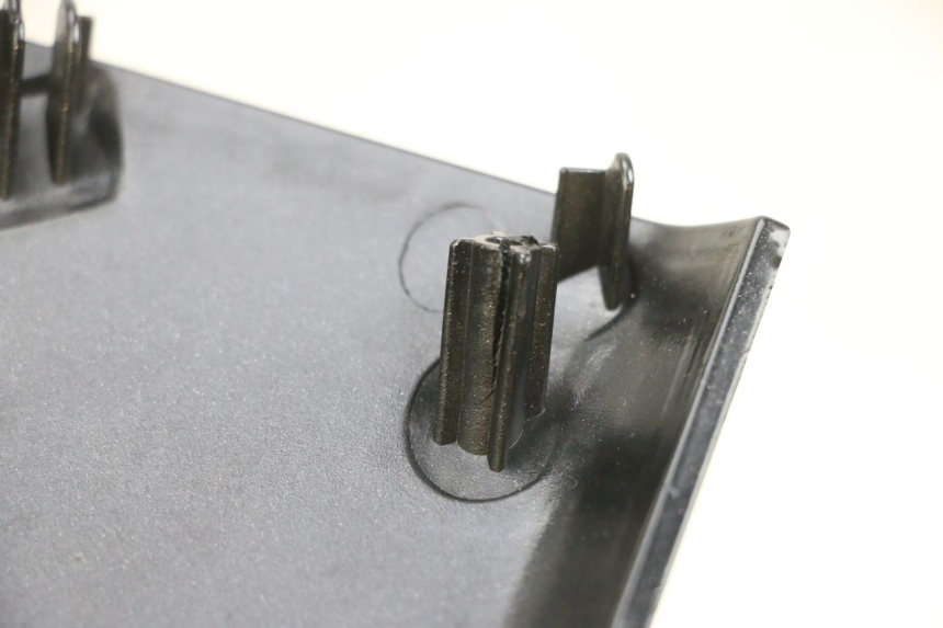 photo de PARAURTI ANTERIORE INFERIORE PIAGGIO MP3 LT 400 (2007 - 2012) - Dettaglio del componente