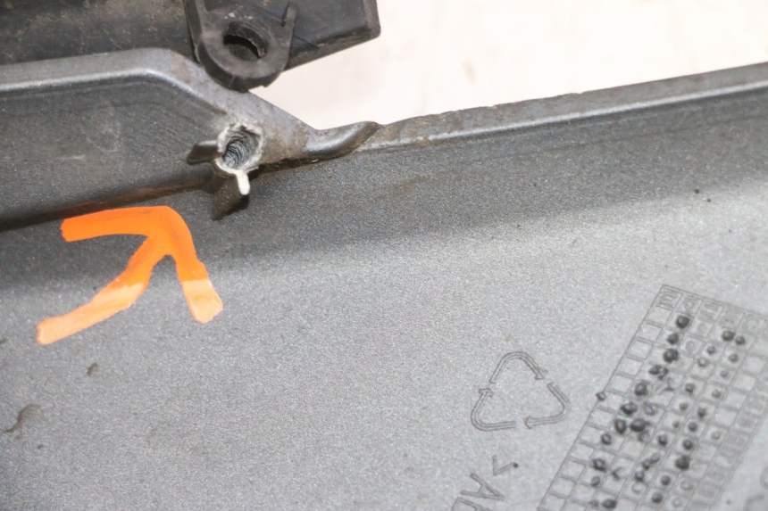 photo de CARENA ANTERIORE INFERIORE PIAGGIO MP3 500 (2011 - 2015)