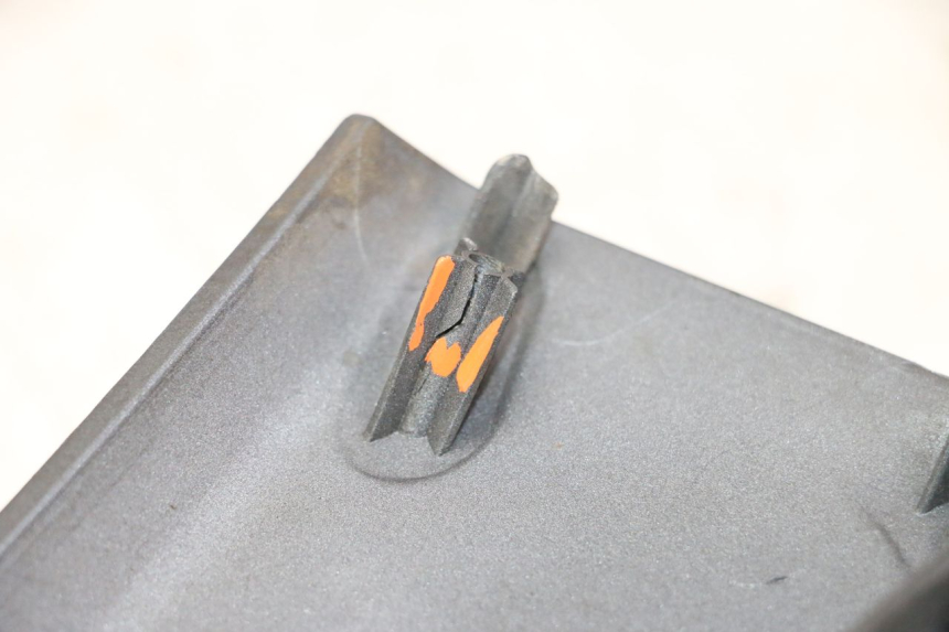 photo de CARENA ANTERIORE INFERIORE PIAGGIO MP3 500 (2011 - 2015)