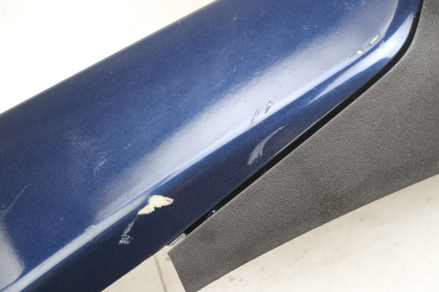 photo de CARENA ANTERIORE INFERIORE PIAGGIO MP3 RL 250 (2007 - 2010) - Zoom sullo stato d'uso