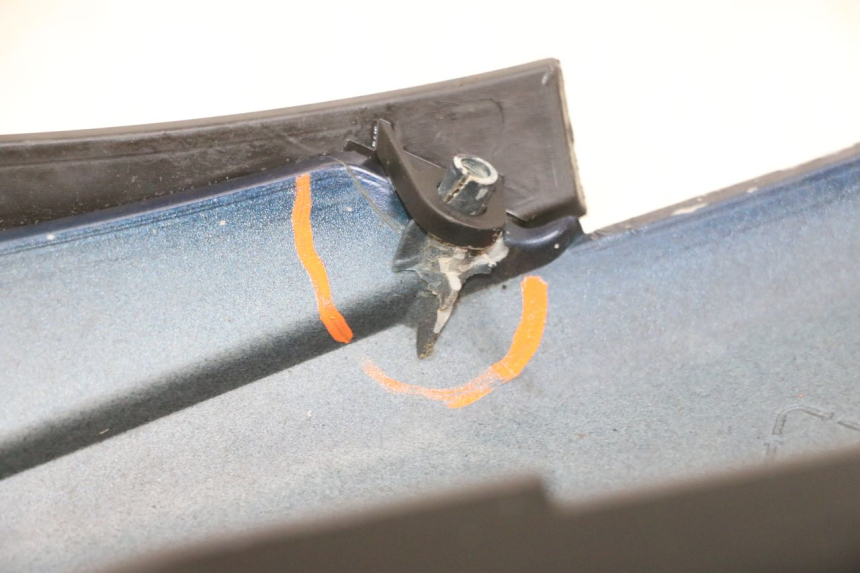 photo de CARENA ANTERIORE INFERIORE PIAGGIO MP3 RL 250 (2007 - 2010) - Marcature e riferimenti originali