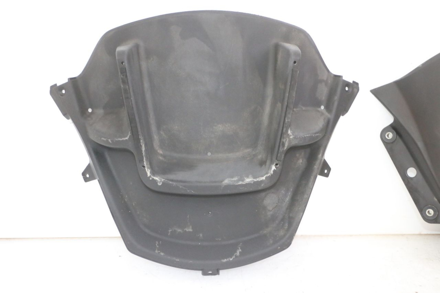 photo de FACCIATA ANTERIORE INTERNA PIAGGIO MP3 LT 300 (2010 - 2016)