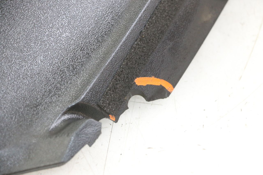 photo de CARENA ANTERIORE INTERNA SUZUKI BURGMAN 125 (2018 - 2021)