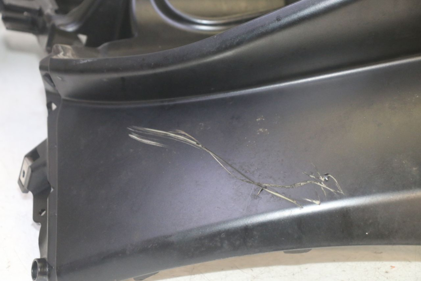 photo de SCUDO CARENA ANTERIORE PIAGGIO MP3 HPE 350 (2018 - 2020) - Primo piano tecnico