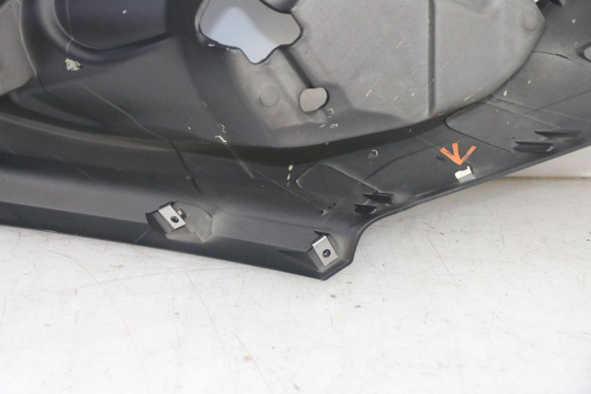 photo de SCUDO CARENA ANTERIORE PIAGGIO MP3 HPE 300 (2019 - 2026) - Zoom sui componenti