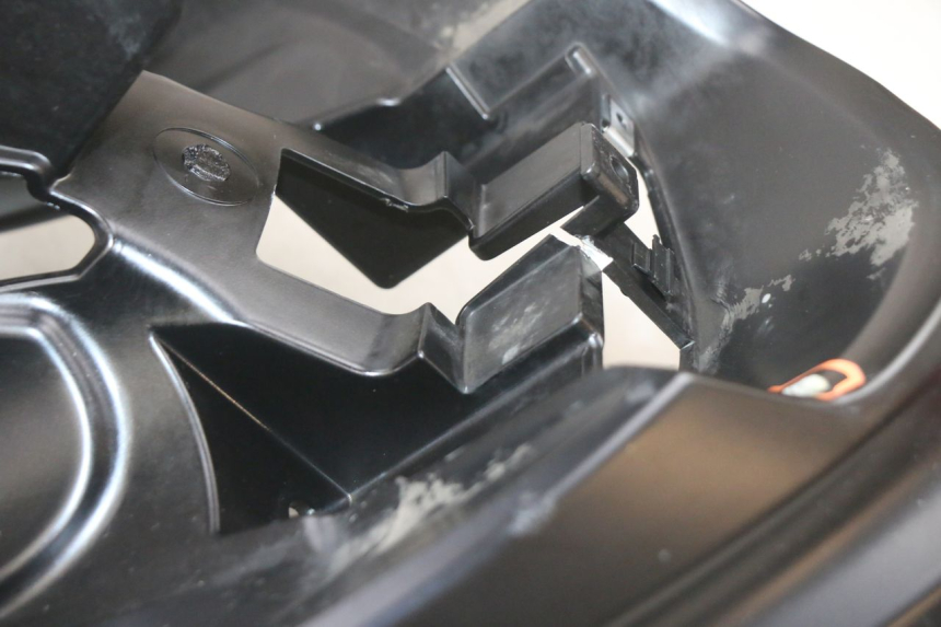 photo de SCUDO CARENA ANTERIORE PIAGGIO MP3 HPE 300 (2019 - 2026) - Angolazione alternativa