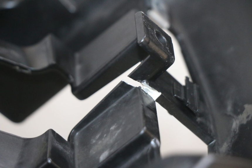 photo de SCUDO CARENA ANTERIORE PIAGGIO MP3 HPE 300 (2019 - 2026) - Zoom qualità usato