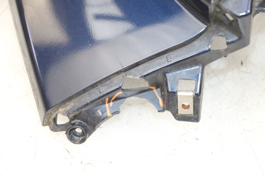 photo de SCUDO CARENA ANTERIORE PIAGGIO MP3 RL 250 (2007 - 2010) - Zoom sullo stato d'uso