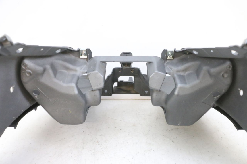 photo de SCUDO CARENA ANTERIORE PIAGGIO MP3 500 (2016 - 2018) - Zoom sui componenti