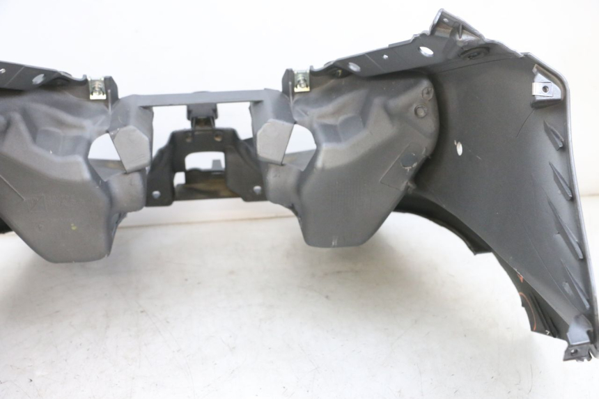 photo de SCUDO CARENA ANTERIORE PIAGGIO MP3 500 (2016 - 2018) - Primo piano ad alta risoluzione