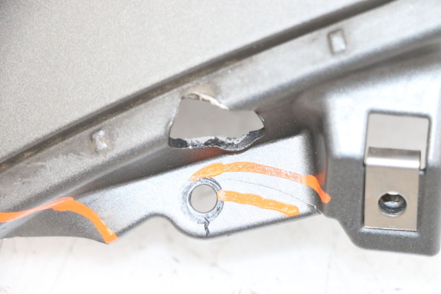 photo de SCUDO CARENA ANTERIORE PIAGGIO MP3 500 (2016 - 2018) - Zoom qualità usato