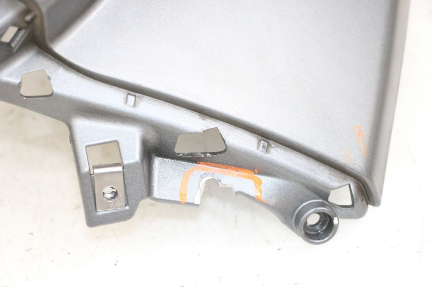 photo de SCUDO CARENA ANTERIORE PIAGGIO MP3 500 (2016 - 2018) - Panoramica del profilo