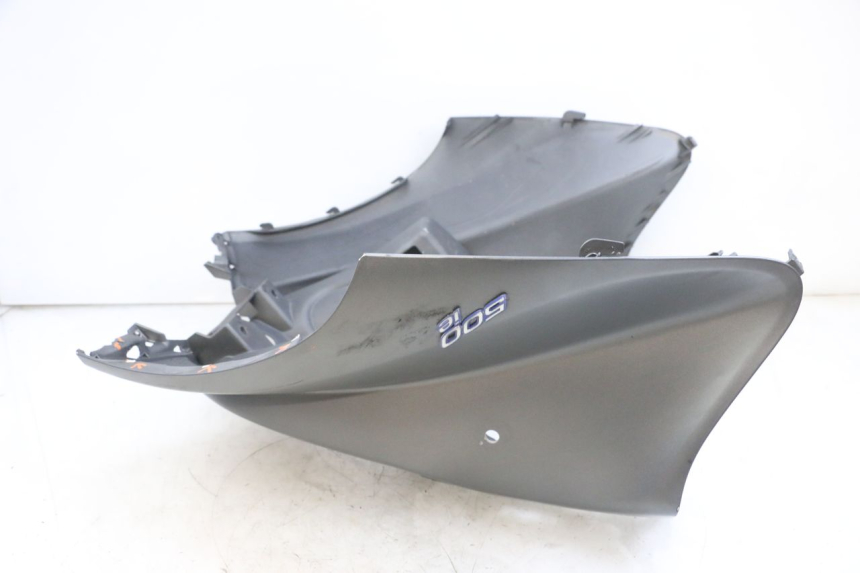 photo de SCUDO CARENA ANTERIORE PIAGGIO MP3 500 (2016 - 2018) - Zoom sullo stato d'uso