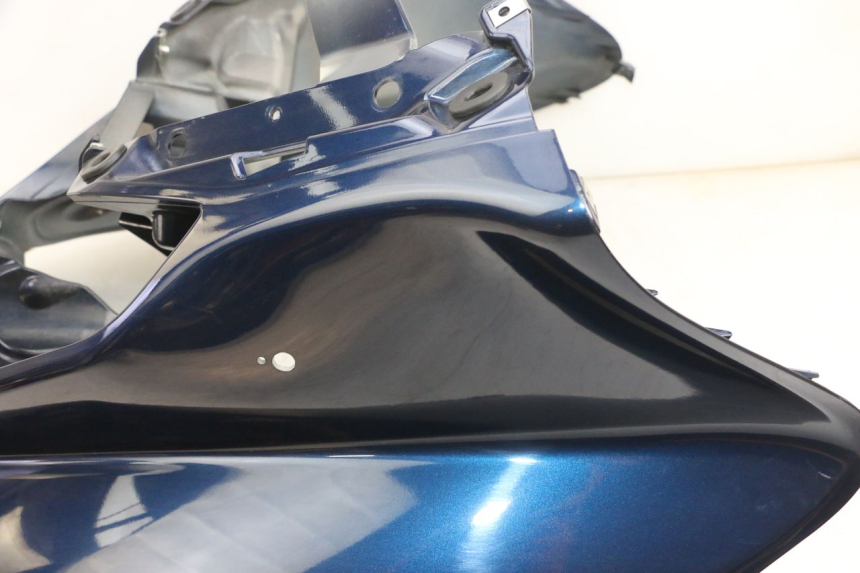 photo de SCUDO CARENA ANTERIORE PIAGGIO MP3 RL 250 (2007 - 2010) - Caratteristiche distintive