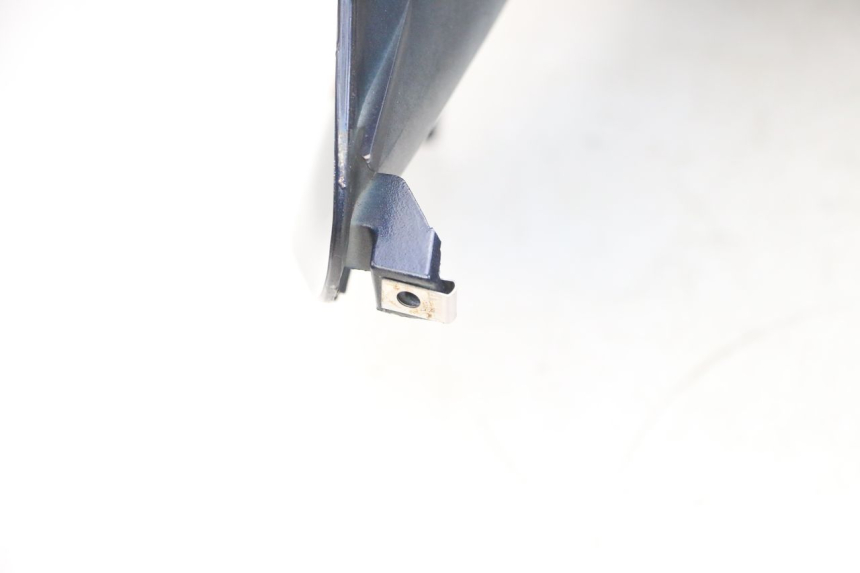 photo de SCUDO CARENA ANTERIORE PIAGGIO MP3 RL 250 (2007 - 2010) - Focus sulla struttura