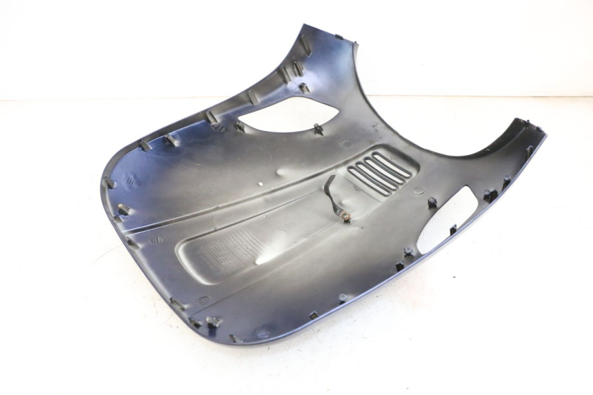 photo de SCUDO CARENA ANTERIORE JM MOTORS OLDIES GT 4T 50 (2018 - 2025) - Primo piano tecnico