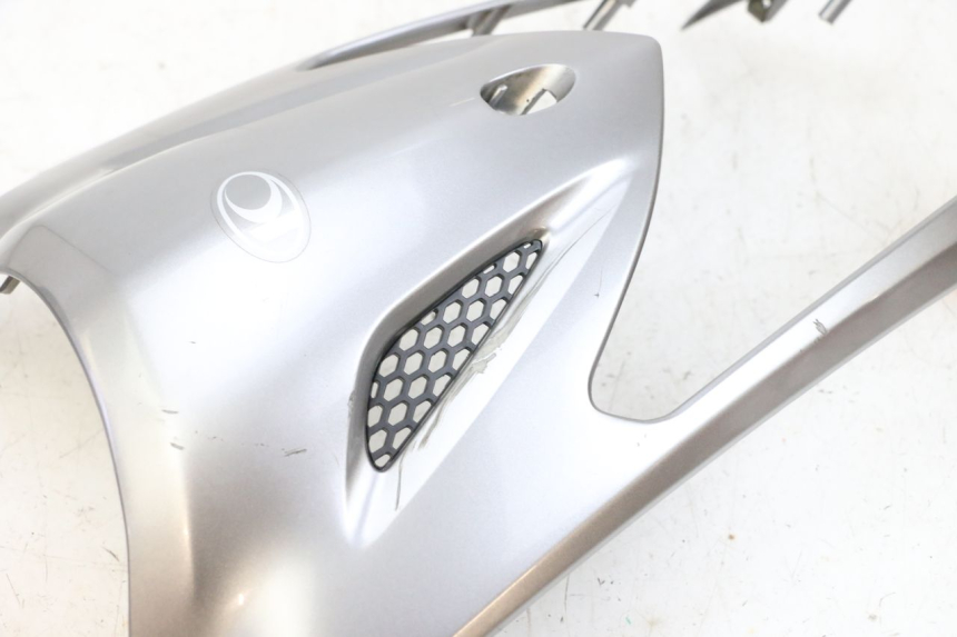 photo de CARENA ANTERIORE SUPERIORE KYMCO AGILITY CITY 4T 50 (2008 - 2016) - Marcature e riferimenti originali