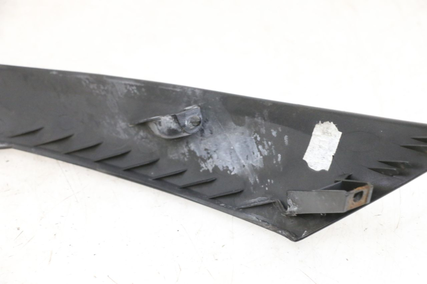 photo de CARENA ANTERIORE SUPERIORE SUZUKI BURGMAN 125 (2007 - 2014) - Dettaglio del componente