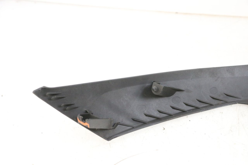 photo de CARENA ANTERIORE SUPERIORE SUZUKI BURGMAN 125 (2007 - 2014) - Vista d'insieme del prodotto