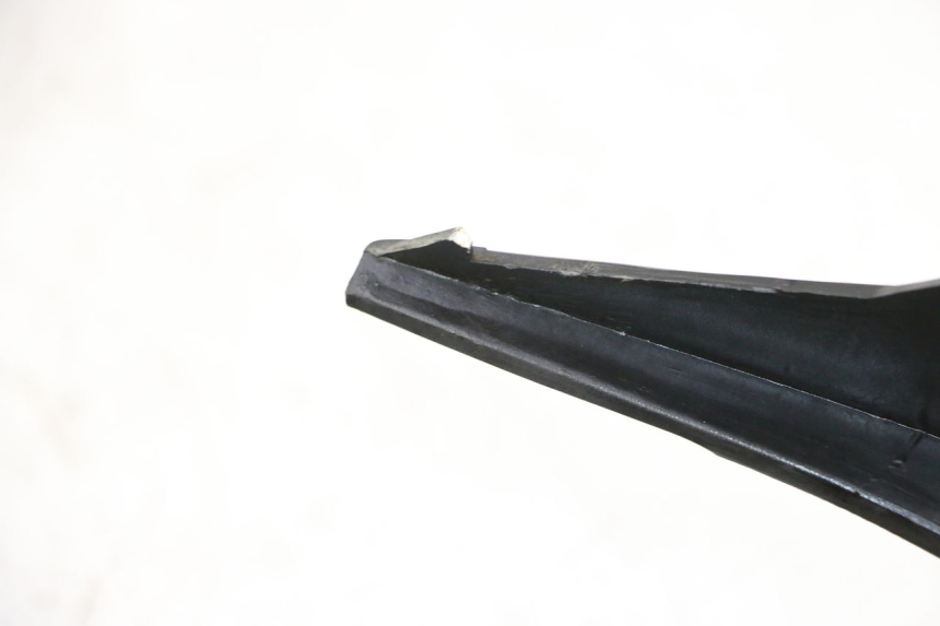 photo de CARENA ANTERIORE SUPERIORE JM MOTORS GTS 125 (2015 - 2019) - Zoom sullo stato d'uso