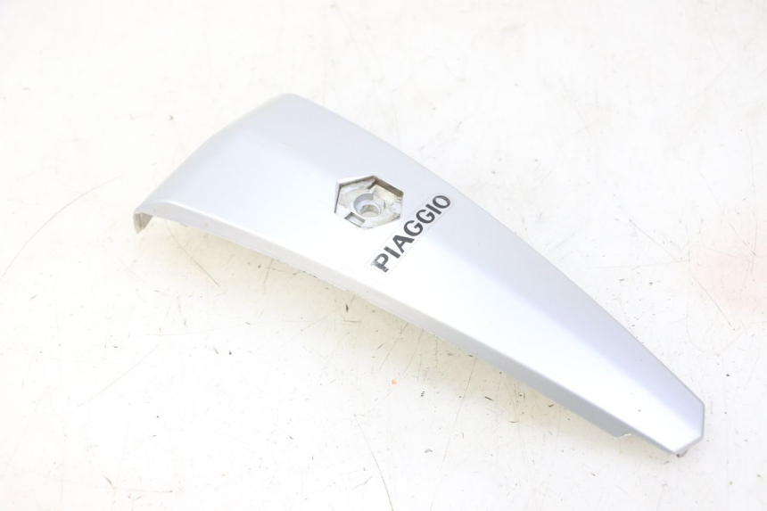 photo de CARENA ANTERIORE SUPERIORE PIAGGIO LIBERTY 125 (1998 - 2008)