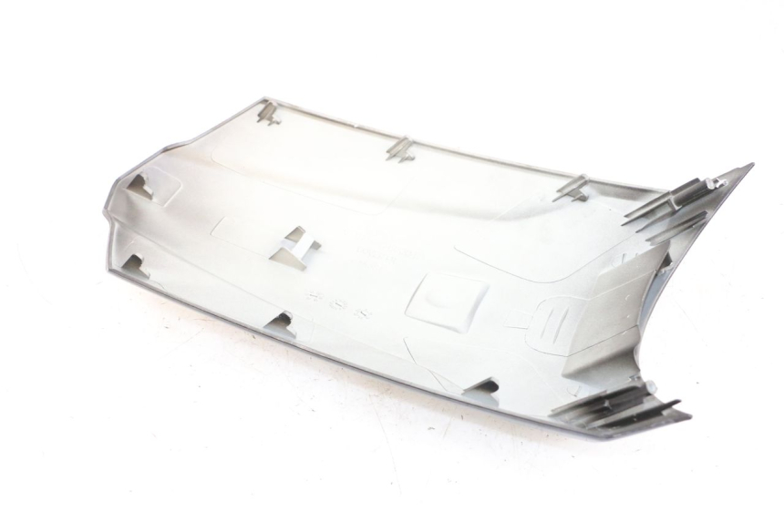 photo de FACCIATA ANTERIORE SUPERIORE KYMCO LIKE 125 (2009 - 2016) - Marcature e riferimenti originali