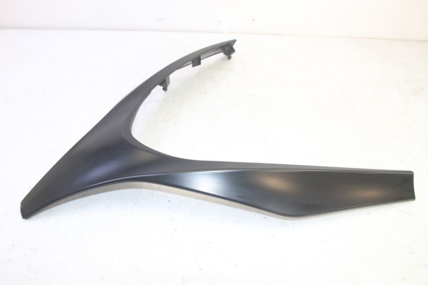 photo de CARENA ANTERIORE SUPERIORE PIAGGIO MP3 HPE 350 (2018 - 2020) - Zoom sullo stato d'uso