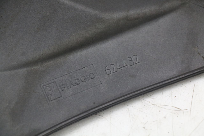 photo de FACCIATA ANTERIORE SUPERIORE PIAGGIO MP3 LT 400 (2007 - 2012)