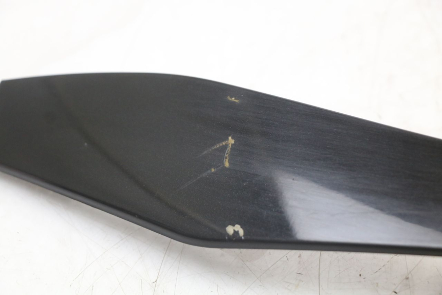 photo de FACCIATA ANTERIORE SUPERIORE PIAGGIO MP3 LT 400 (2007 - 2012)