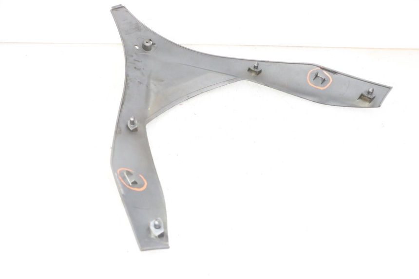 photo de FACCIATA ANTERIORE SUPERIORE PIAGGIO MP3 LT 400 (2007 - 2012)