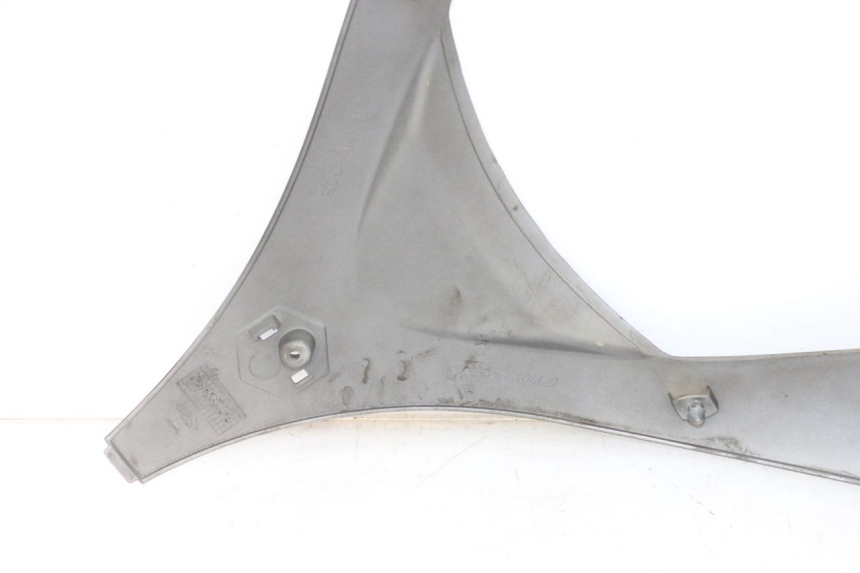 photo de FACCIATA ANTERIORE SUPERIORE PIAGGIO MP3 LT 400 (2007 - 2012)