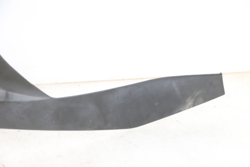 photo de FACCIATA ANTERIORE SUPERIORE PIAGGIO MP3 LT 400 (2007 - 2012)