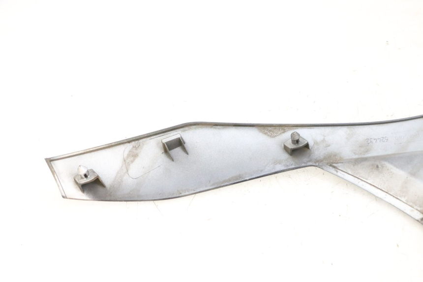 photo de FACCIATA ANTERIORE SUPERIORE PIAGGIO MP3 125 (2006 - 2014)