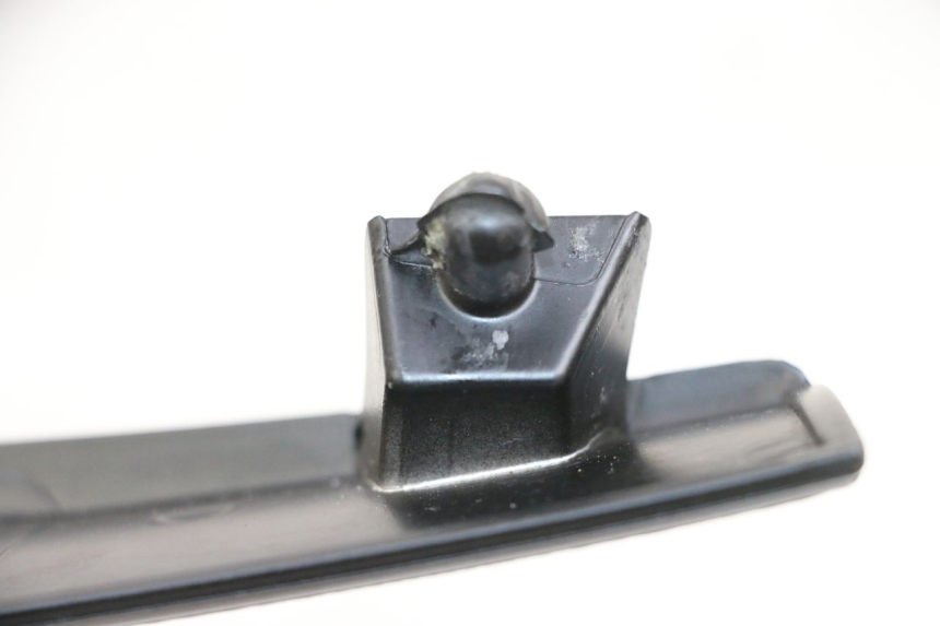 photo de CARENA ANTERIORE SUPERIORE PIAGGIO MP3 500 (2016 - 2018) - Zoom sullo stato d'uso