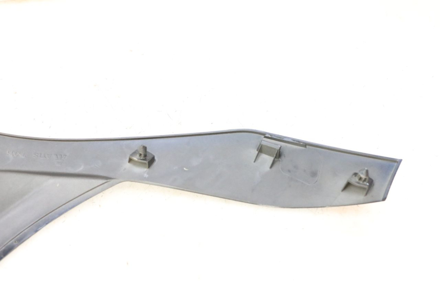 photo de CARENA ANTERIORE SUPERIORE PIAGGIO MP3 RL 250 (2007 - 2010) - Zoom sullo stato d'uso