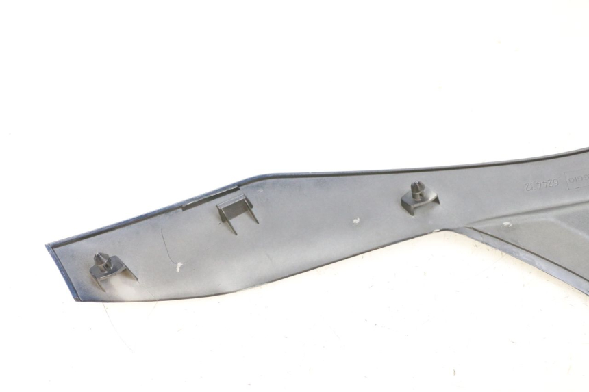 photo de CARENA ANTERIORE SUPERIORE PIAGGIO MP3 RL 250 (2007 - 2010) - Altra angolazione