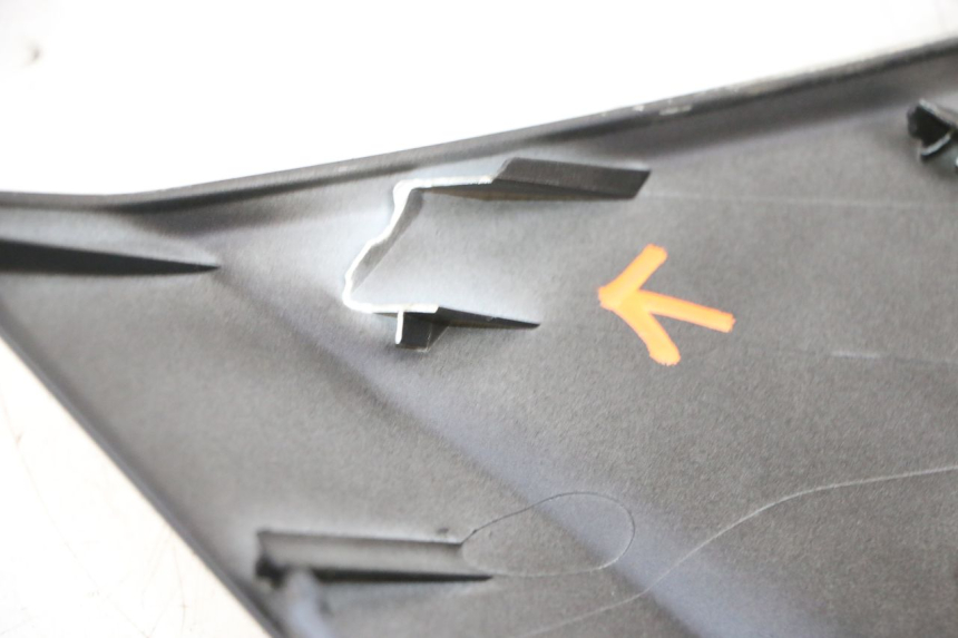 photo de FACCIATA ANTERIORE SUPERIORE SYM ORBIT III 3 4T 50 (2018 - 2021) - Stato della superficie e materiale