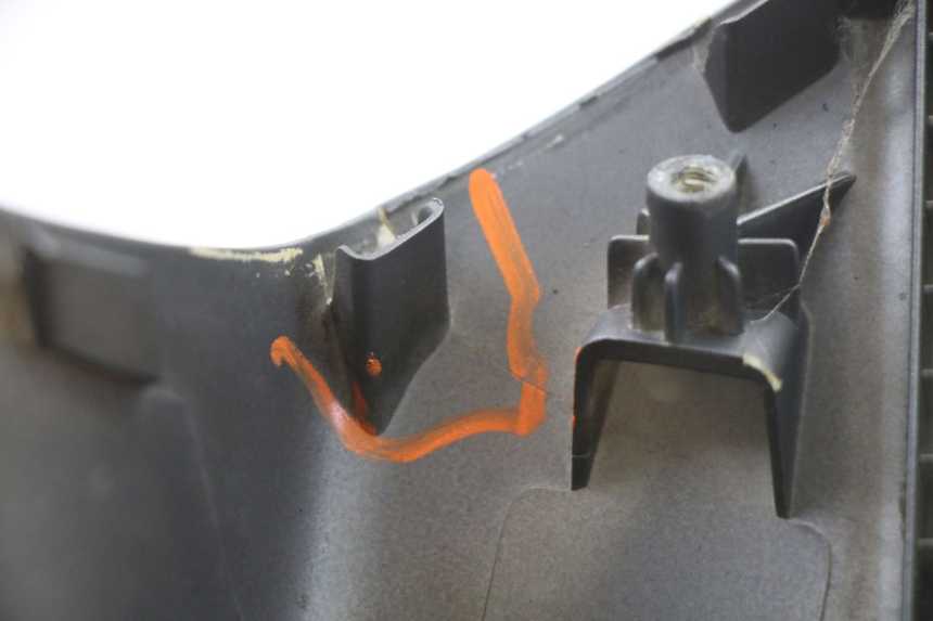 photo de CARENA ANTERIORE SUPERIORE PEUGEOT SATELIS 125 (2013 - 2018)