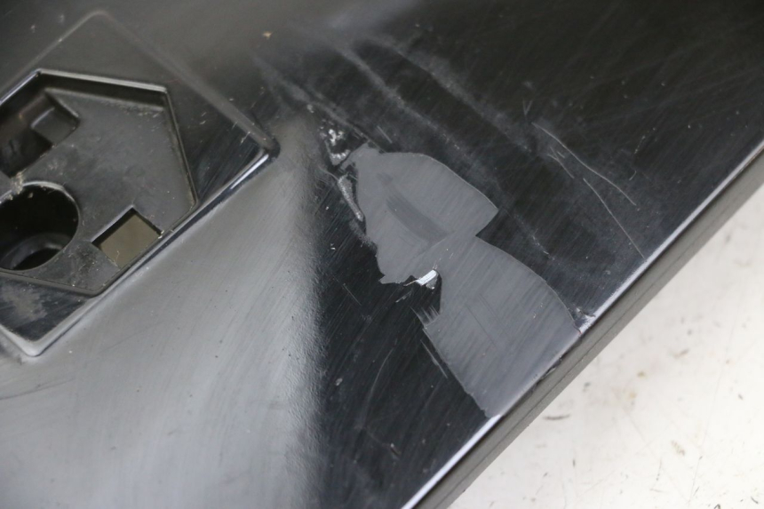 photo de CARENA ANTERIORE SUPERIORE PIAGGIO VESPA GRANTURISMO 200 (2004 - 2005)