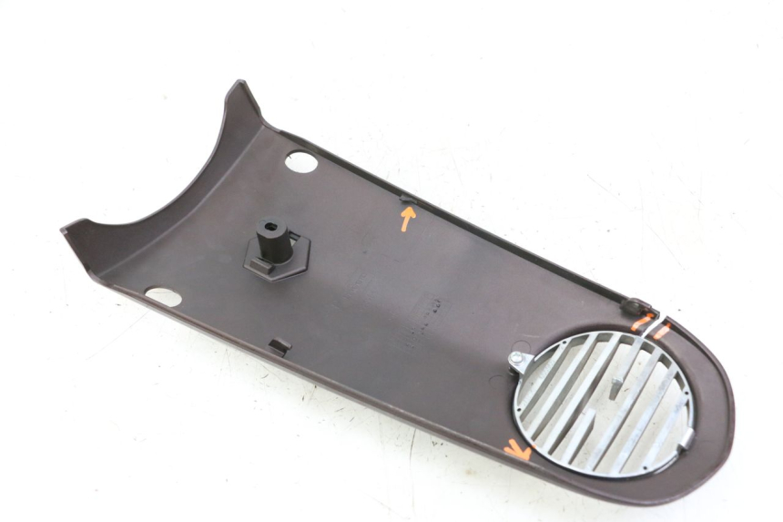 photo de CARENA ANTERIORE SUPERIORE PIAGGIO VESPA LX IE 125 (2010 - 2012)