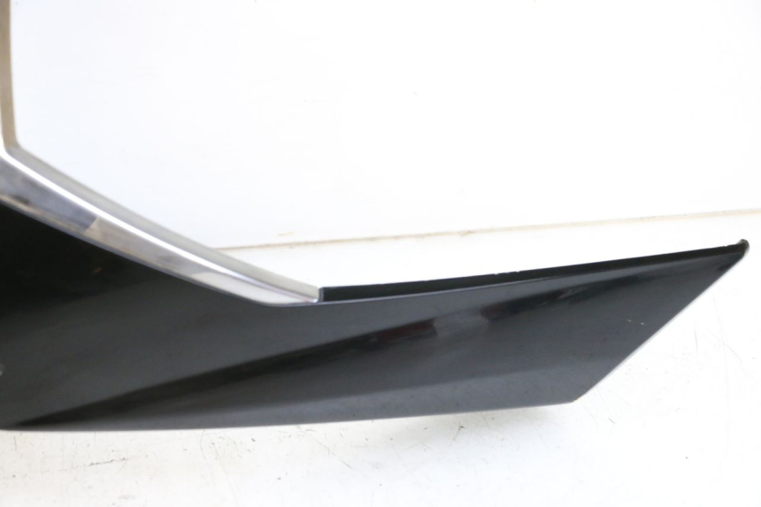 photo de CARENA ANTERIORE SUPERIORE PEUGEOT SATELIS COMPRESSOR K15 125 (2006 - 2009)