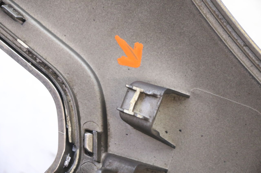 photo de CARENA ANTERIORE SUPERIORE PEUGEOT SATELIS 125 (2013 - 2018)