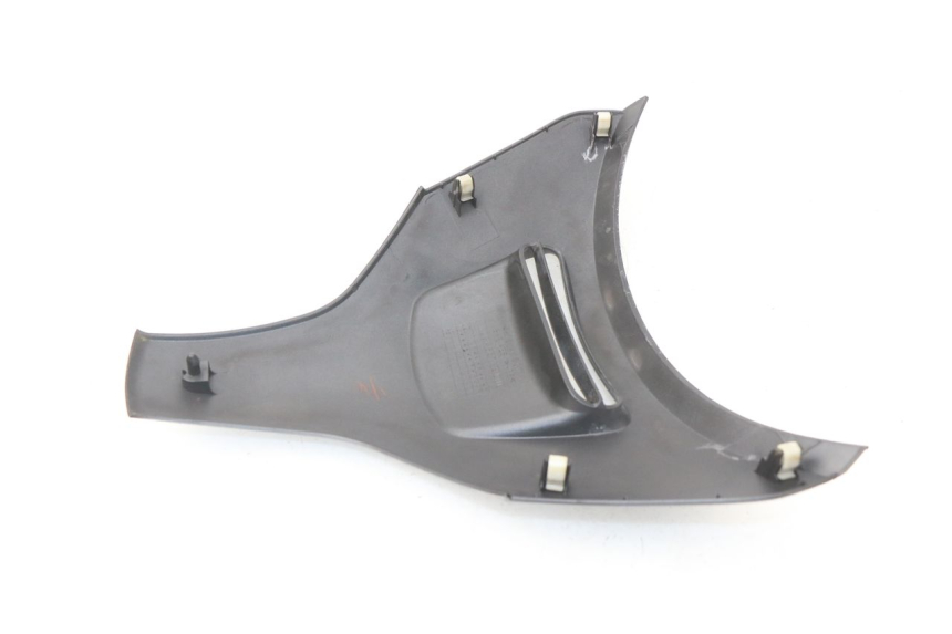 photo de FACCIATA ANTERIORE SUPERIORE SUZUKI BURGMAN 650 (2002 - 2004)