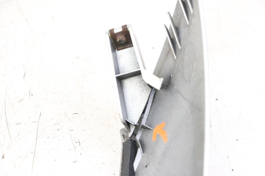 photo de CARENA ANTERIORE SUPERIORE SUZUKI BURGMAN 125 (2007 - 2014)