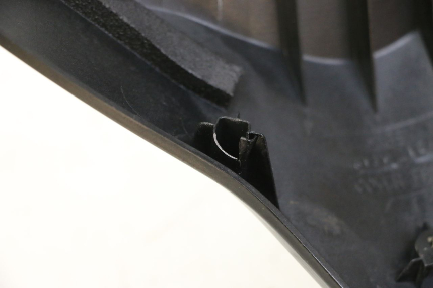 photo de CARENA ANTERIORE SUPERIORE SUZUKI BURGMAN 125 (2015 - 2017)
