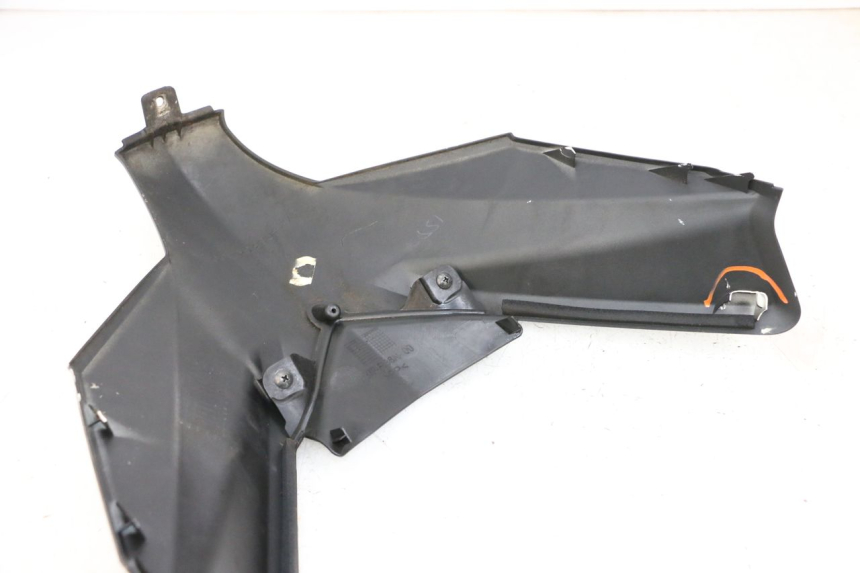 photo de FACCIATA ANTERIORE SUPERIORE YAMAHA X-MAX XMAX 125 (2010 - 2013) - Zoom sullo stato d'uso