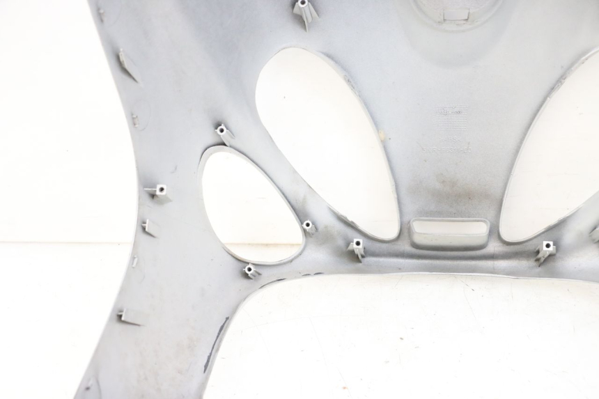 photo de FACCIATA ANTERIORE YAMAHA YP MAJESTY 125 (2002 - 2006) - Dettaglio del componente