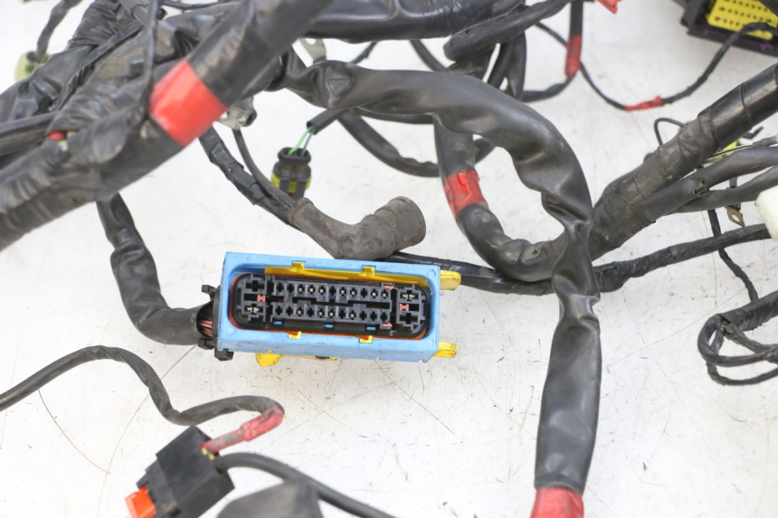 photo de IMPIANTO ELETTRICO PIAGGIO MP3 500 (2016 - 2018) - Primo piano tecnico