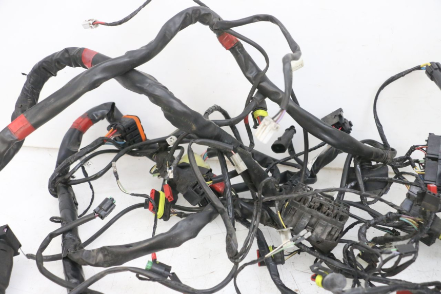 photo de IMPIANTO ELETTRICO PIAGGIO MP3 500 (2016 - 2018) - Stato della superficie e materiale