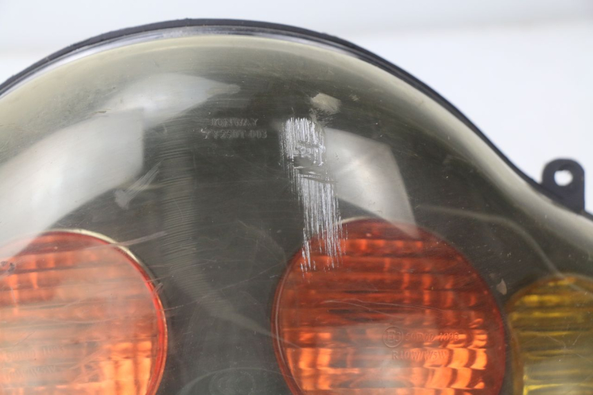 photo de FANALE POSTERIORE JONWAY AZTRAL 125 (2008 - 2017)